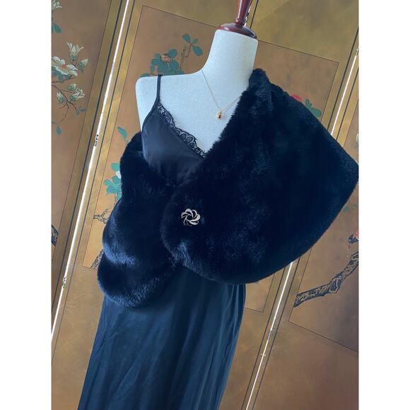Vintage Christian Lacroix faux fur stole in black with jewel button - Picture 1 of 5